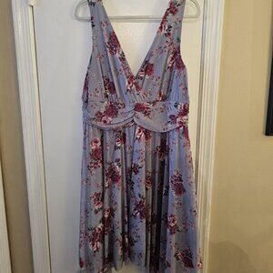 Torrid 2 Sz Floral Sleeveless V-Neck Dress Lavender w/Burgundy Flowers Pre-Loved